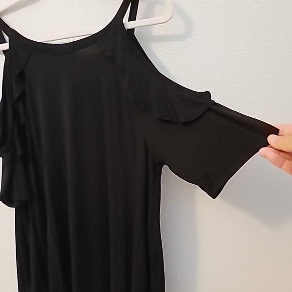 Caution To The Wind Black Cold Shoulder Ruffle Sleeve Swing Top Sz L - Picture 12 of 13